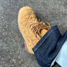 Load image into Gallery viewer, BOOT
